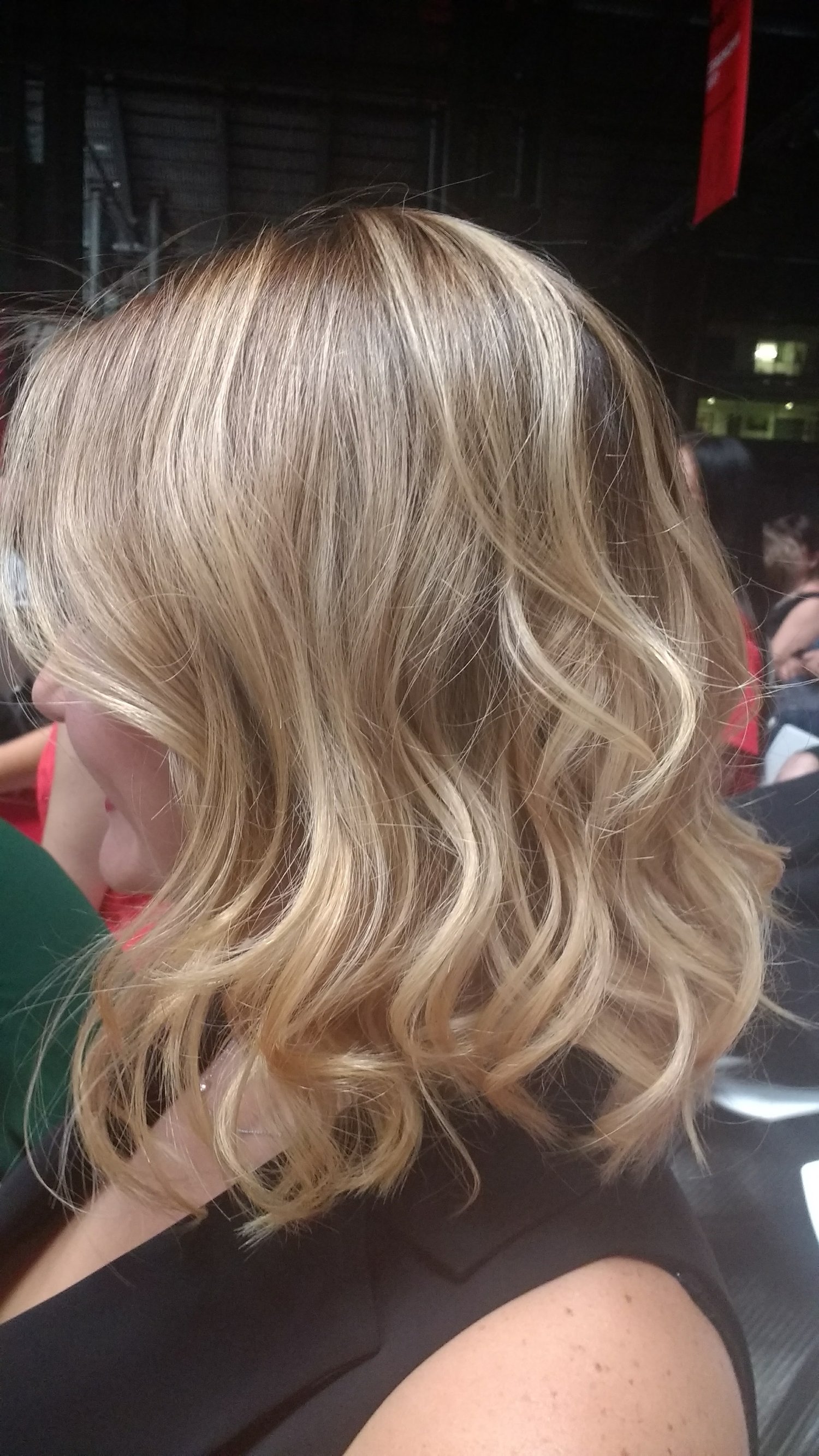 Luxury Blonde transformación balayage Guatemala - 1360 Studio